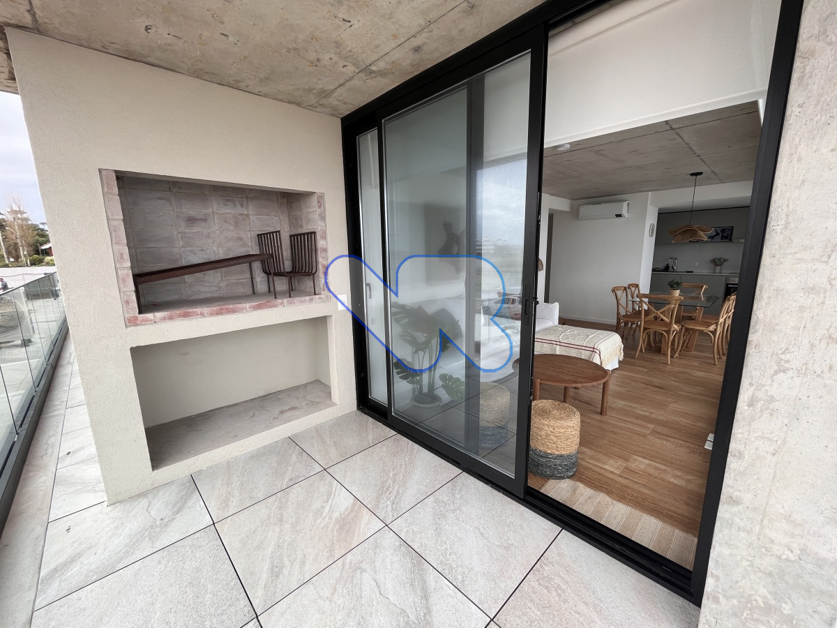 Apartamento ID.155 - Alquilo temporal Hermoso apto en Alquiler Punta del Este frente al mar,  2 dormitorios, 2 baños, excelente ubicación. Punta del Este