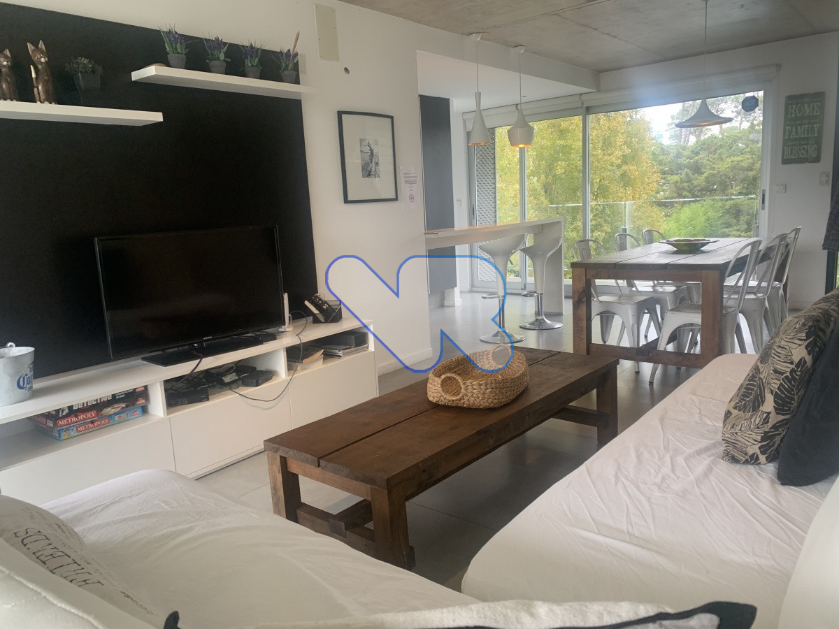 Apartamento ID.116 - Venta apartamento moderno 2 dormitorios (1 en suite), 2 baños con parrillero propio, piscina y garage