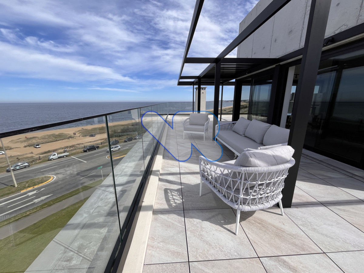 Apartamento ID.210 - Alquiler Anual 2 dormitorios 2 baños - con Garage y Amenties ,  Punta del Este,  Edificio Nuevo Frente al Mar