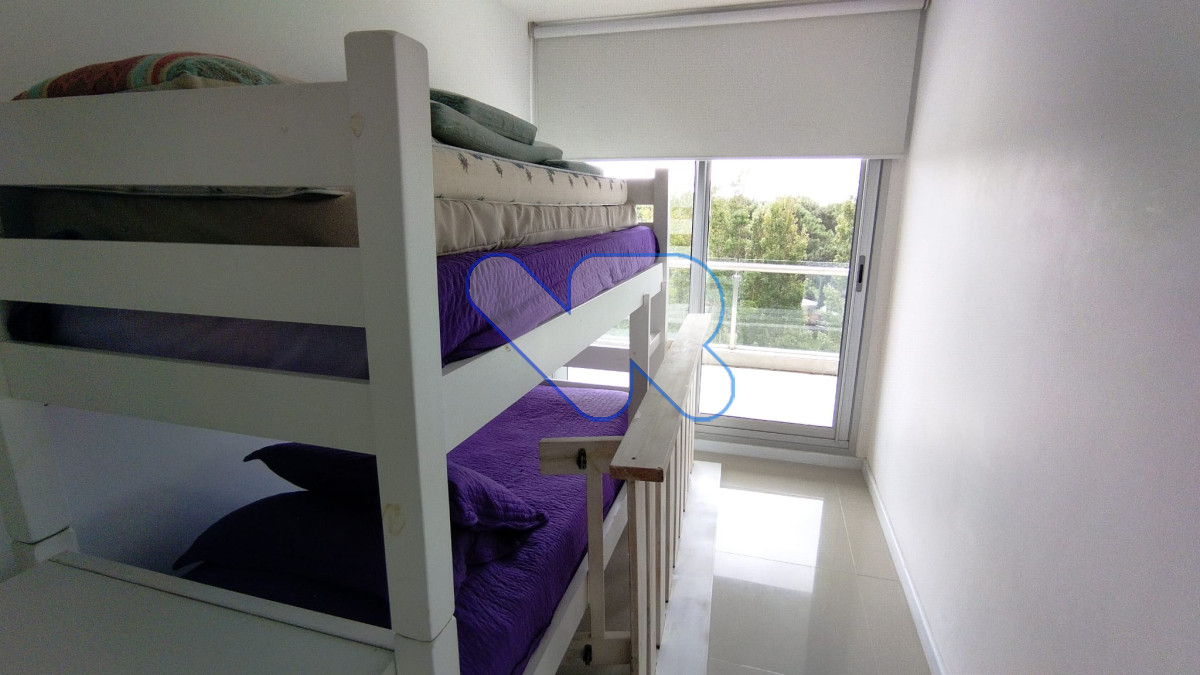 Apartamento ID.100 - Vendo apartamento  playa Brava 2 dormitorios, 2 baños, ed. con buenos Amenities Punta del este