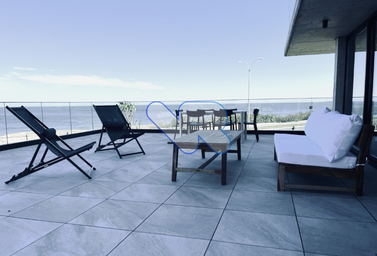 Apartamento ID.155 - Alquilo temporal Hermoso apto en Alquiler Punta del Este frente al mar,  2 dormitorios, 2 baños, excelente ubicación. Punta del Este