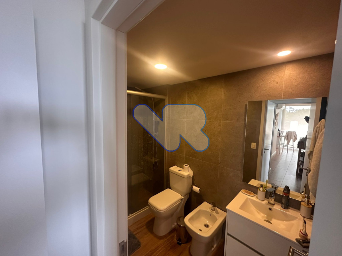 Apartamento ID.203 - Alquilo excelente apto moderno temporada 2 dormitorios frente al mar, Punta del este, playa mansa