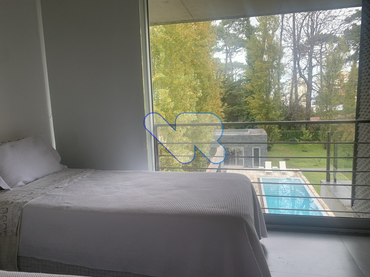 Apartamento ID.116 - Venta apartamento moderno 2 dormitorios (1 en suite), 2 baños con parrillero propio, piscina y garage