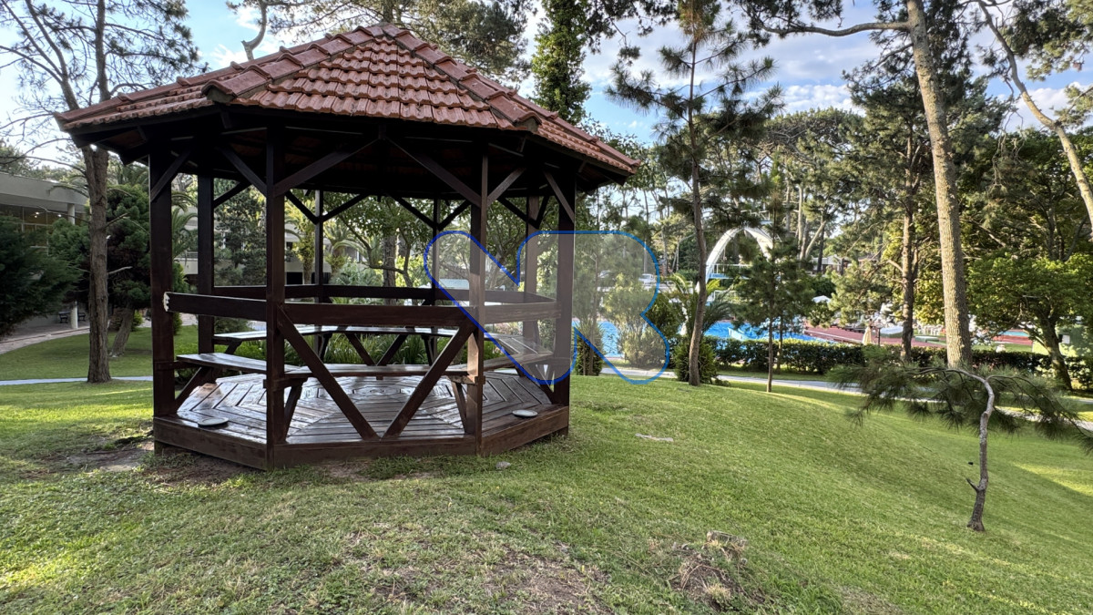 Apartamento ID.202 - Alquiler temporal Punta del Este Playa Mansa | 2 Dormitorios, 2 baños. Complejo Full Amenities - Enero 2026