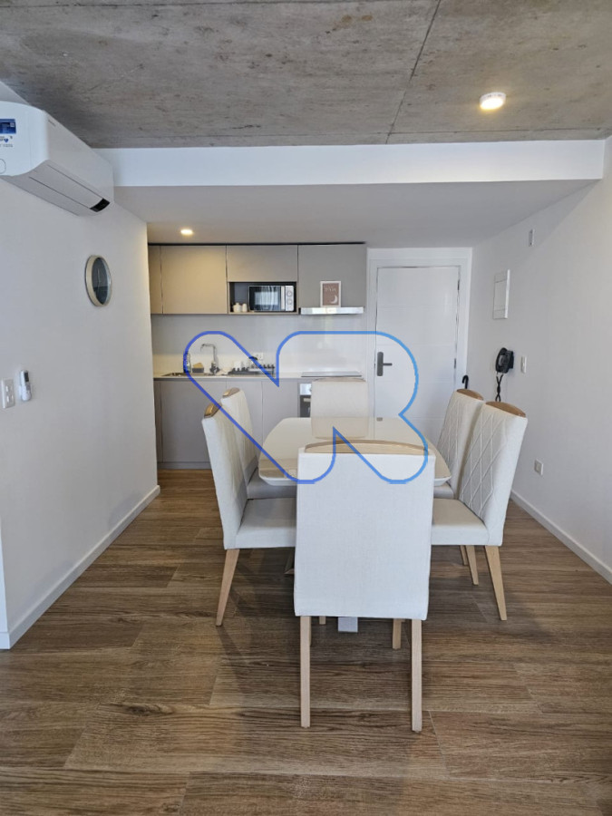 Apartamento ID.210 - Alquiler Anual 2 dormitorios 2 baños - con Garage y Amenties ,  Punta del Este,  Edificio Nuevo Frente al Mar