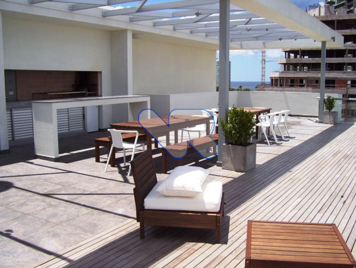 Apartamento ID.100 - Vendo apartamento  playa Brava 2 dormitorios, 2 baños, ed. con buenos Amenities Punta del este