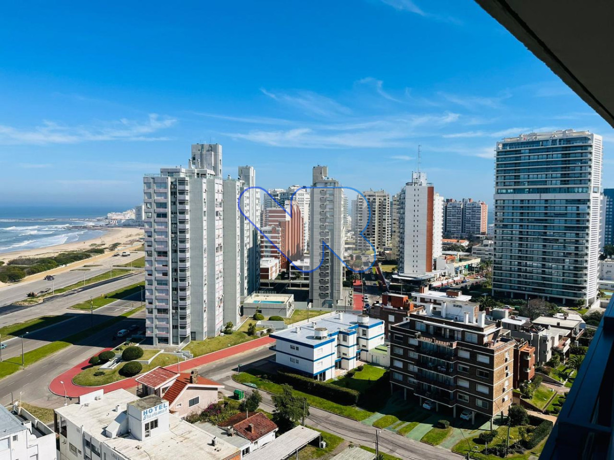 Apartamento ID.181 - Oportunidad! Venta Apto 2 Dormitorios Brava Punta con Amenities