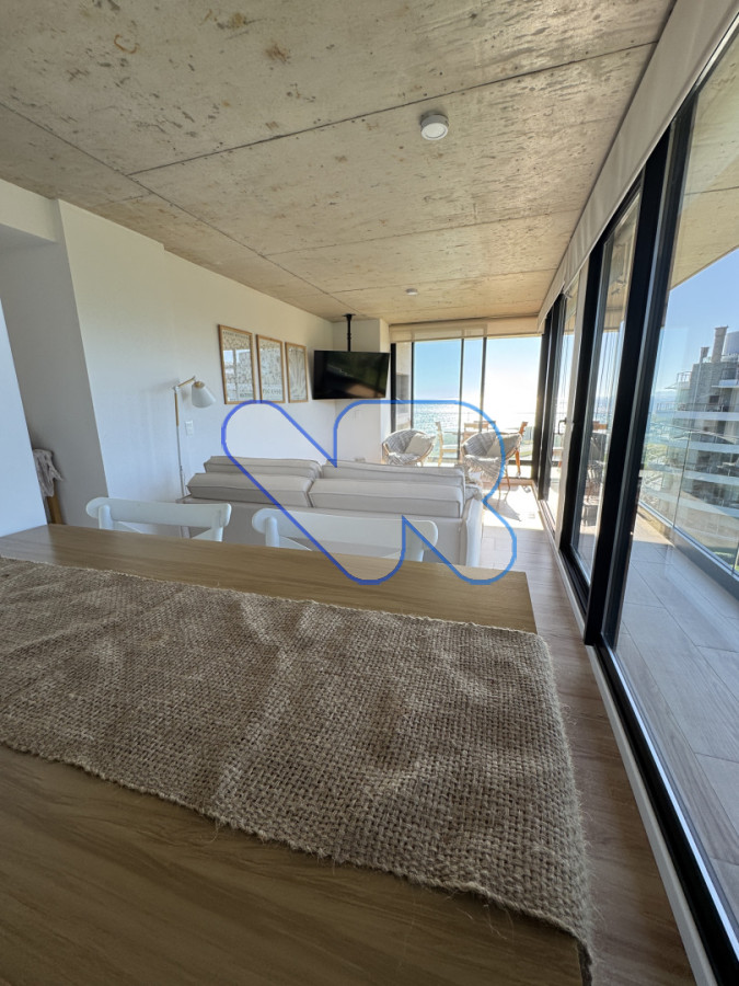 Apartamento ID.203 - Alquilo excelente apto moderno temporada 2 dormitorios frente al mar, Punta del este, playa mansa