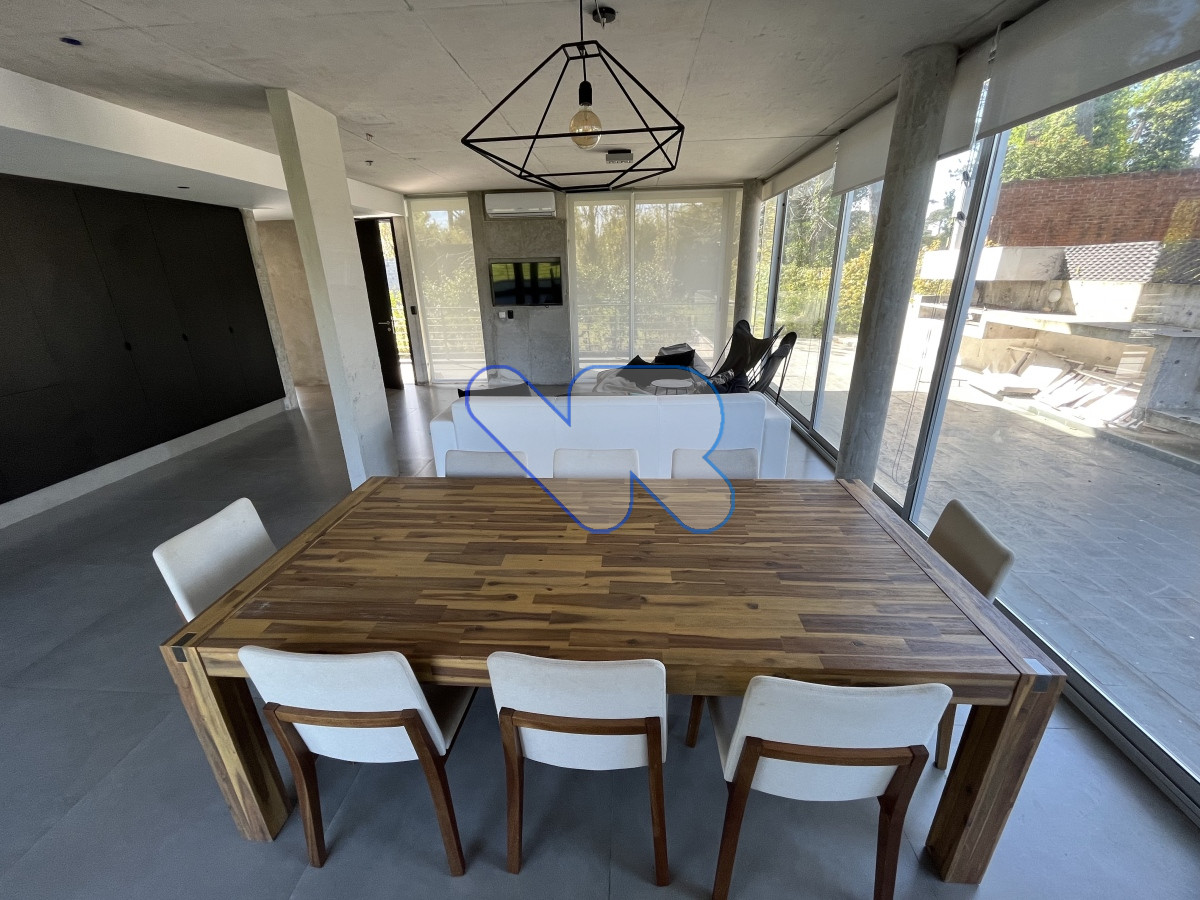 Apartamento ID.10 - VENDO Apartamento De Diseño,  amplio y moderno 3 Dormitorios En Suite, Amplio Con Parrillero, 2 Garage  Playa mansa , Punta del este