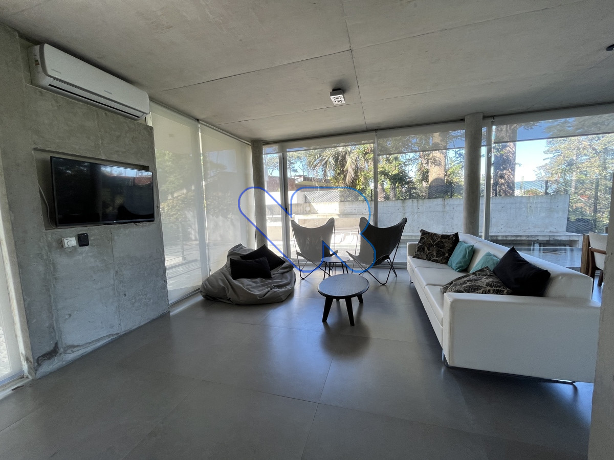 Apartamento ID.10 - VENDO Apartamento De Diseño,  amplio y moderno 3 Dormitorios En Suite, Amplio Con Parrillero, 2 Garage  Playa mansa , Punta del este