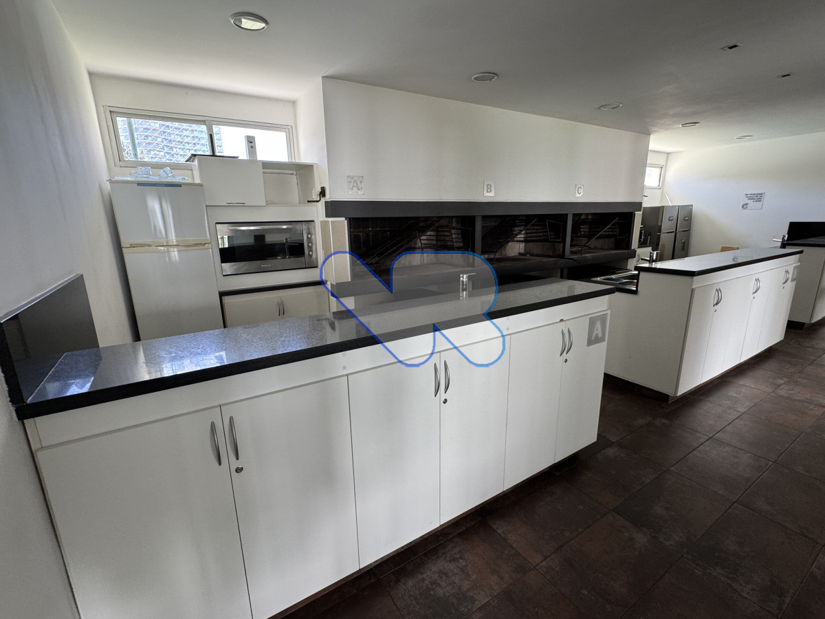 Apartamento ID.193 - Alquiler de Temporada - Apartamento con Vista al Mar y Amenities en Punta del Este, playa mansa