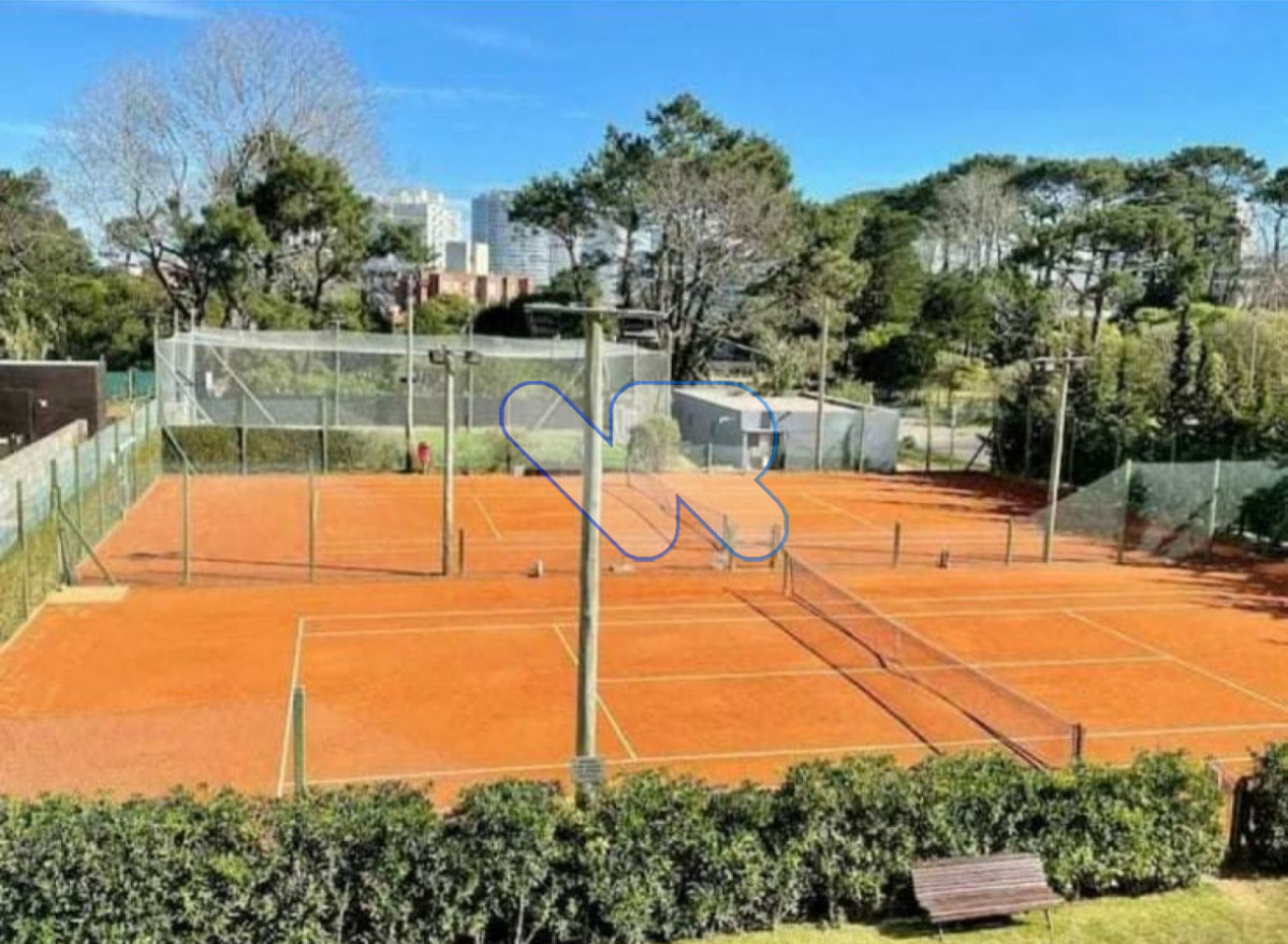 Apartamento ID.201 - Oportunidad VENTA apartamento 3 dormitorios 3 baños Brava Excelentes amenities 