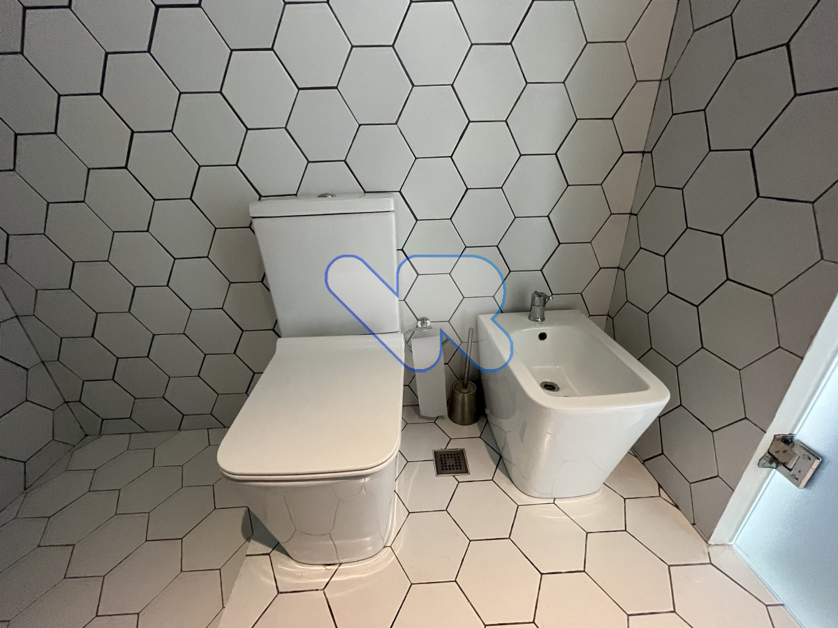 Apartamento ID.10 - VENDO Apartamento De Diseño,  amplio y moderno 3 Dormitorios En Suite, Amplio Con Parrillero, 2 Garage  Playa mansa , Punta del este