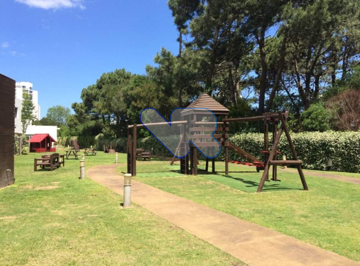 Apartamento ID.201 - Oportunidad VENTA apartamento 3 dormitorios 3 baños Brava Excelentes amenities 