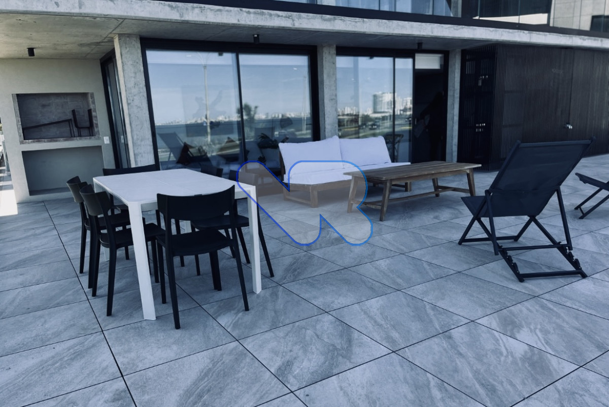 Apartamento ID.155 - Alquilo temporal Hermoso apto en Alquiler Punta del Este frente al mar,  2 dormitorios, 2 baños, excelente ubicación. Punta del Este