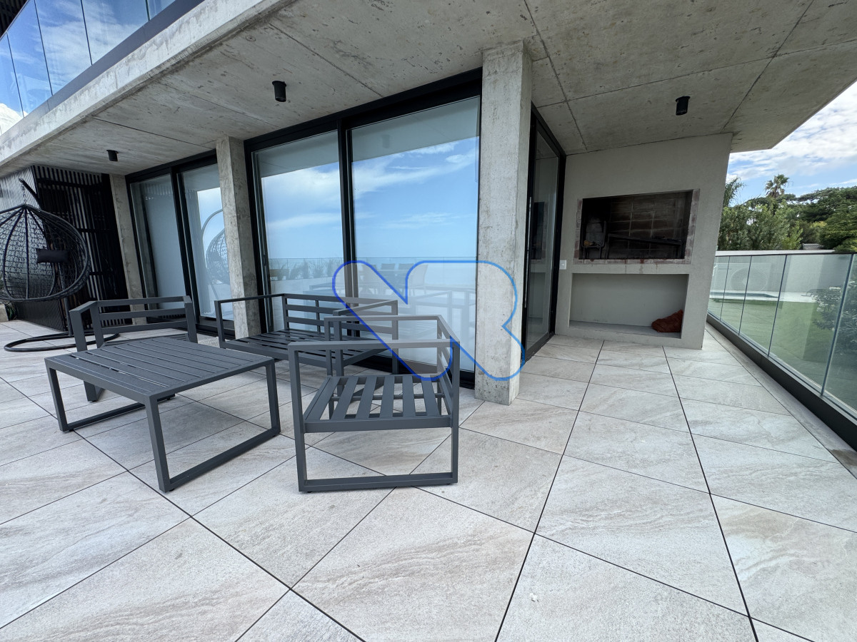 Apartamento ID.174 - Alquiler temporal apartamento dos dormitorios primera linea playa mansa Punta del Este