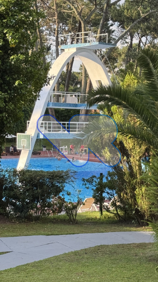 Apartamento ID.202 - Alquiler temporal Punta del Este Playa Mansa | 2 Dormitorios, 2 baños. Complejo Full Amenities - Enero 2026