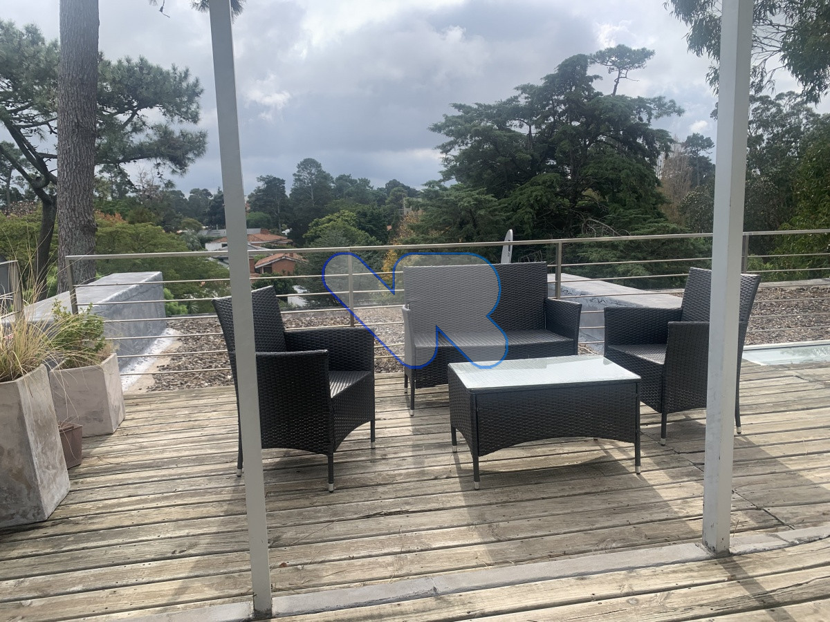 Apartamento ID.116 - Venta apartamento moderno 2 dormitorios (1 en suite), 2 baños con parrillero propio, piscina y garage