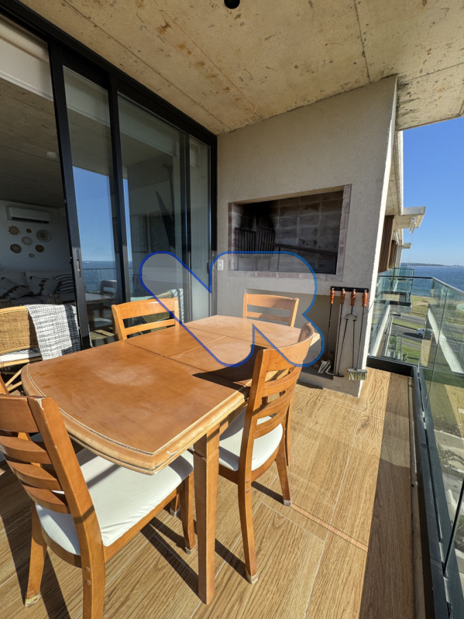 Apartamento ID.203 - Alquilo excelente apto moderno temporada 2 dormitorios frente al mar, Punta del este, playa mansa