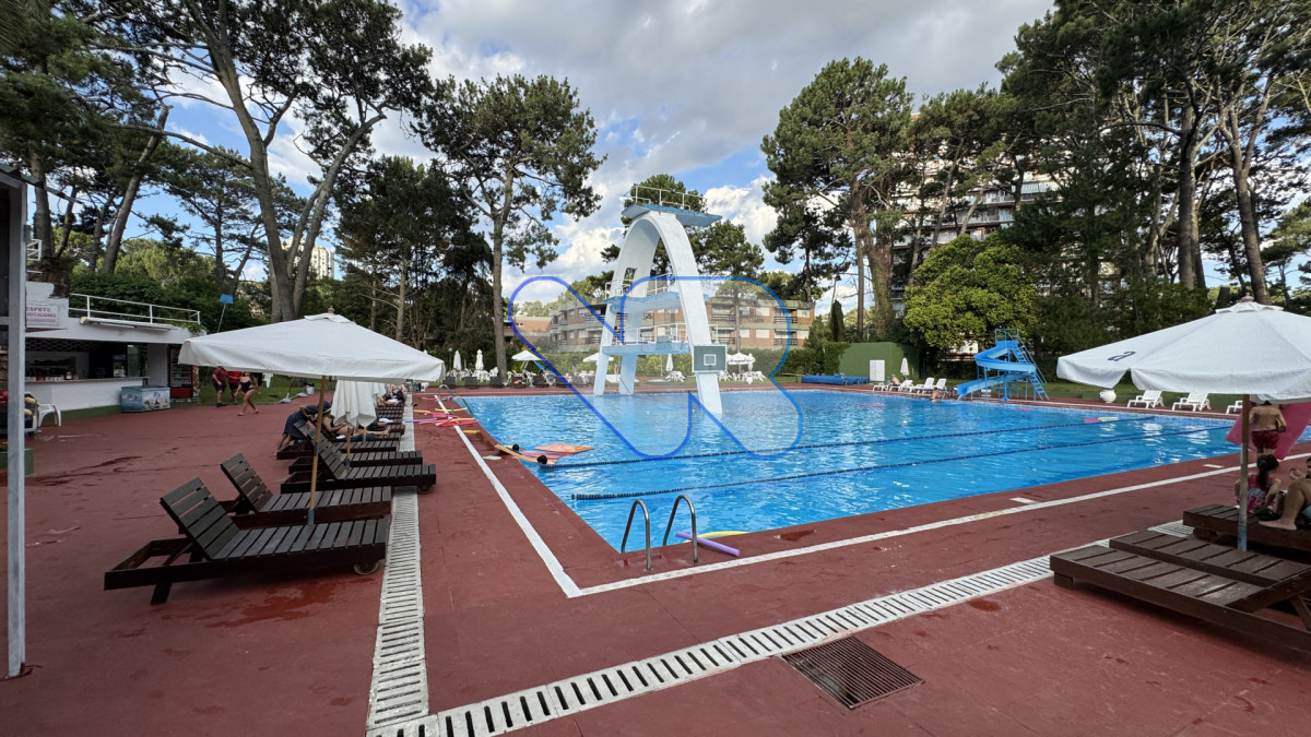 Apartamento ID.202 - Alquiler temporal Punta del Este Playa Mansa | 2 Dormitorios, 2 baños. Complejo Full Amenities - Enero 2026