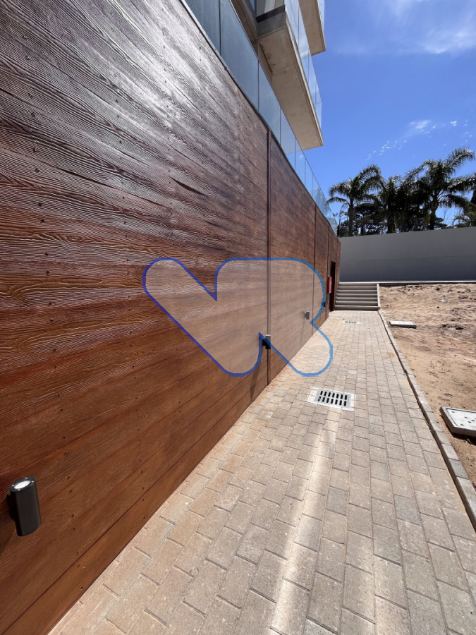 Apartamento ID.210 - Alquiler Anual 2 dormitorios 2 baños - con Garage y Amenties ,  Punta del Este,  Edificio Nuevo Frente al Mar