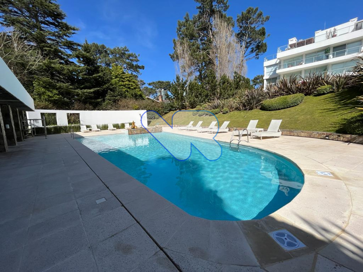 Apartamento ID.124 - Alquiler temporal Hermoso Apartamento de 1 Dormitorio en Playa Mansa - Comodidades de Lujo