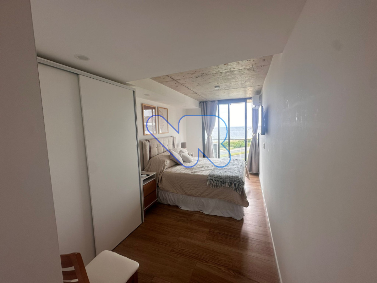 Apartamento ID.203 - Alquilo excelente apto moderno temporada 2 dormitorios frente al mar, Punta del este, playa mansa