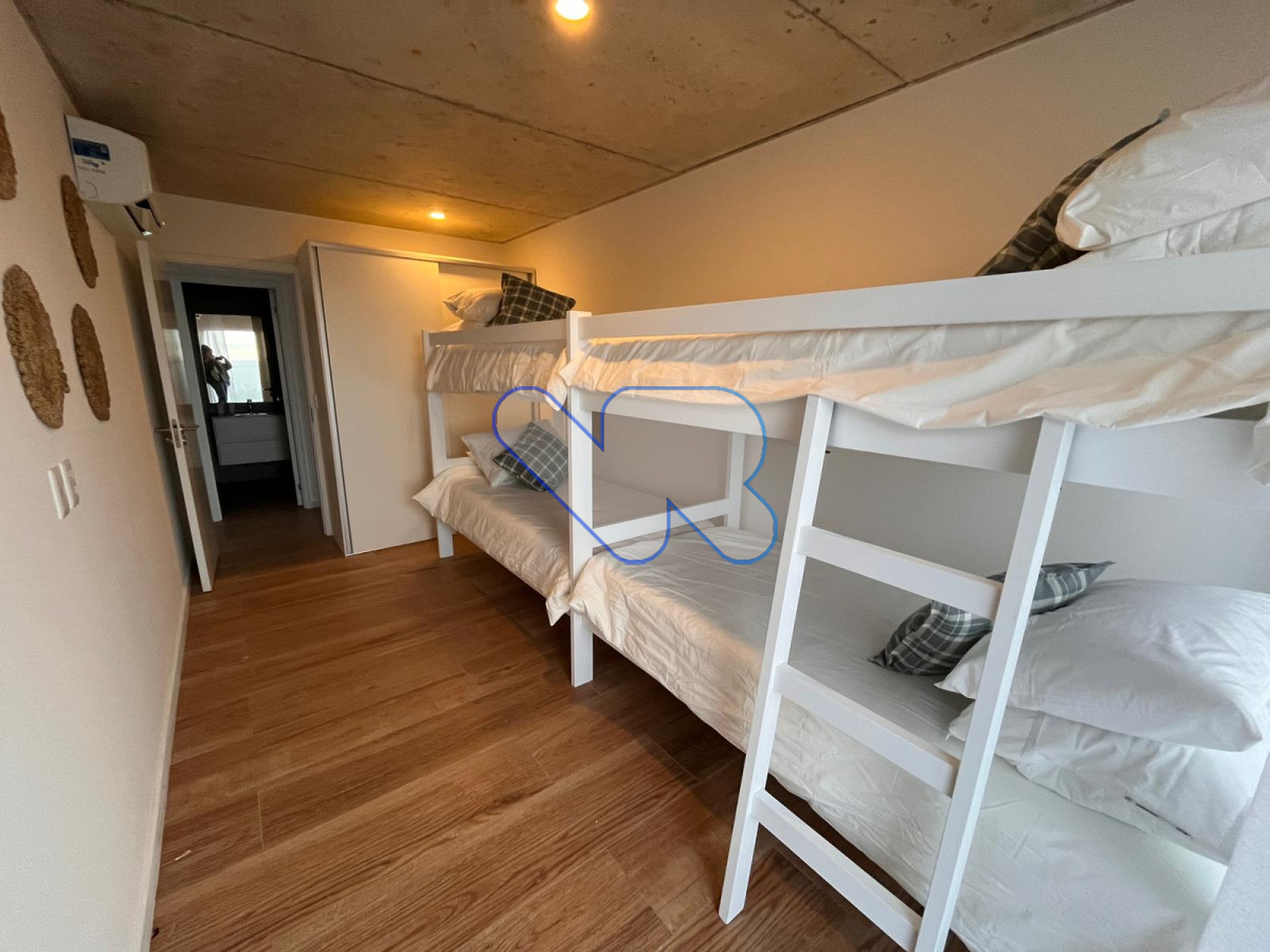 Apartamento ID.155 - Alquilo temporal Hermoso apto en Alquiler Punta del Este frente al mar,  2 dormitorios, 2 baños, excelente ubicación. Punta del Este