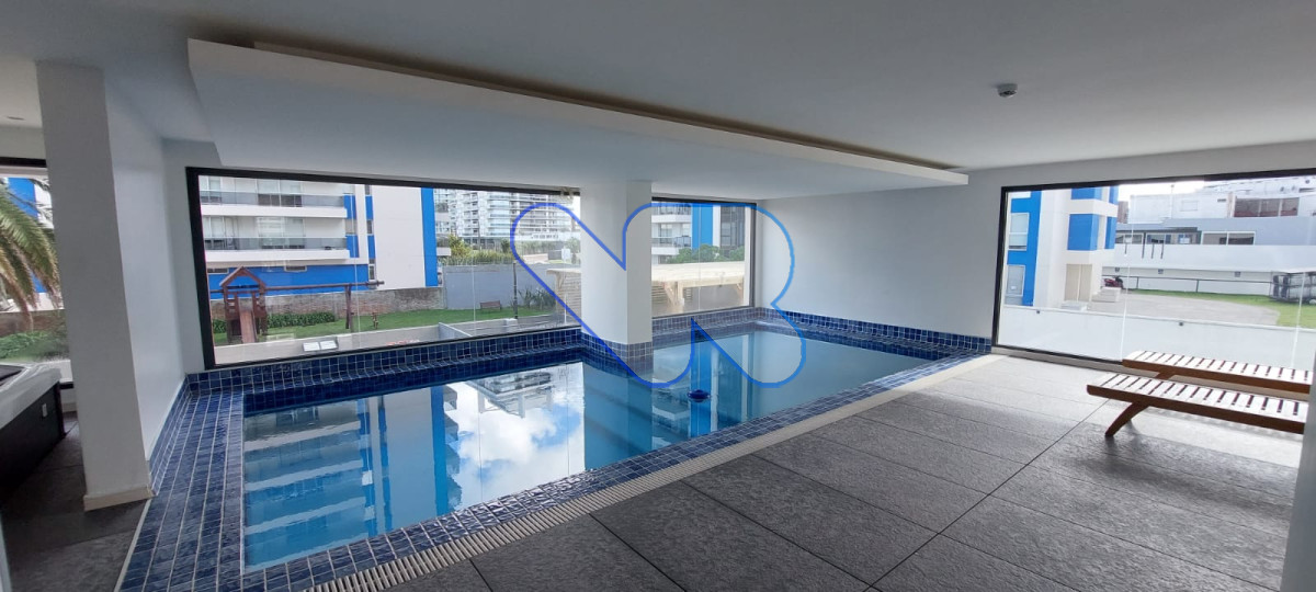 Apartamento ID.152 - Alquiler anual apartamento 2 dormitorios 2 baños Brava Punta del este con terraza y amenities