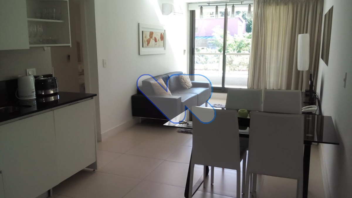 Apartamento ID.153 - Venta apartamento 2 dormitorios Terraza con parrillero y Amenities  Brava Punta del Este