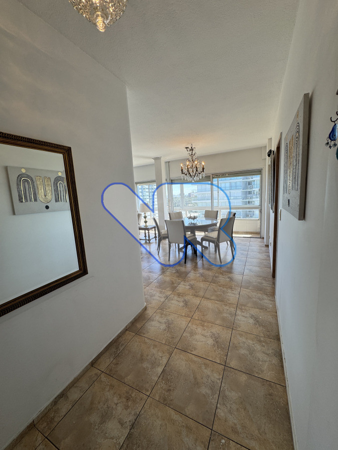 Apartamento ID.194 - Venta de Apartamento 2 dormitorios, 2 baños en Punta del Este - Parada 14 Roosevelt