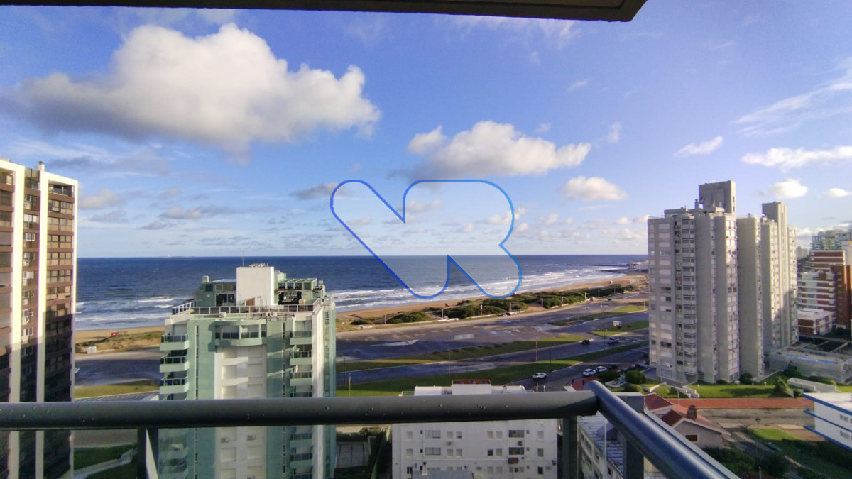 Apartamento ID.181 - Oportunidad! Venta Apto 2 Dormitorios Brava Punta con Amenities