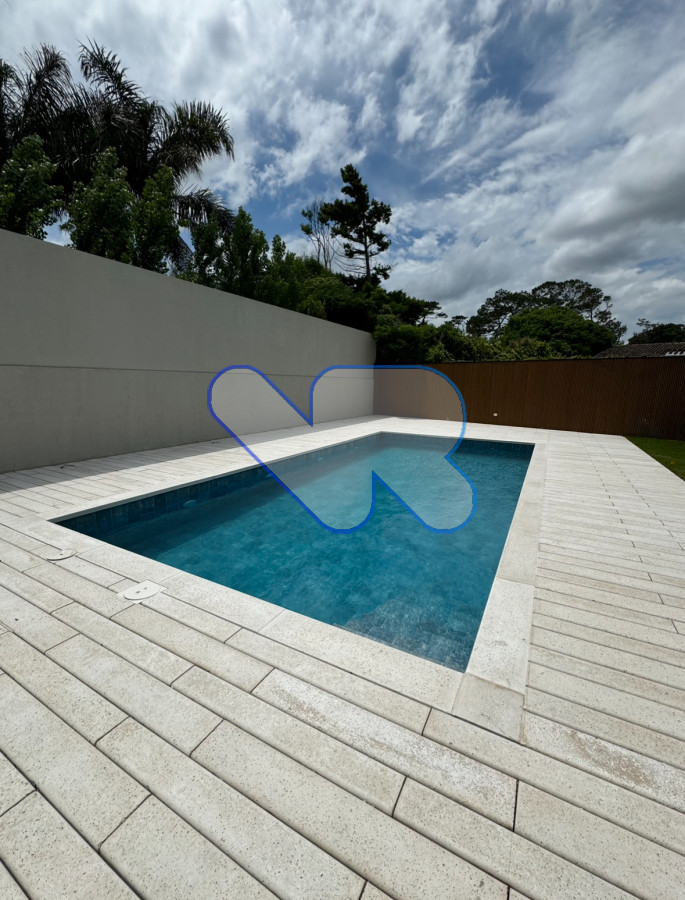 Apartamento ID.155 - Alquilo temporal Hermoso apto en Alquiler Punta del Este frente al mar,  2 dormitorios, 2 baños, excelente ubicación. Punta del Este