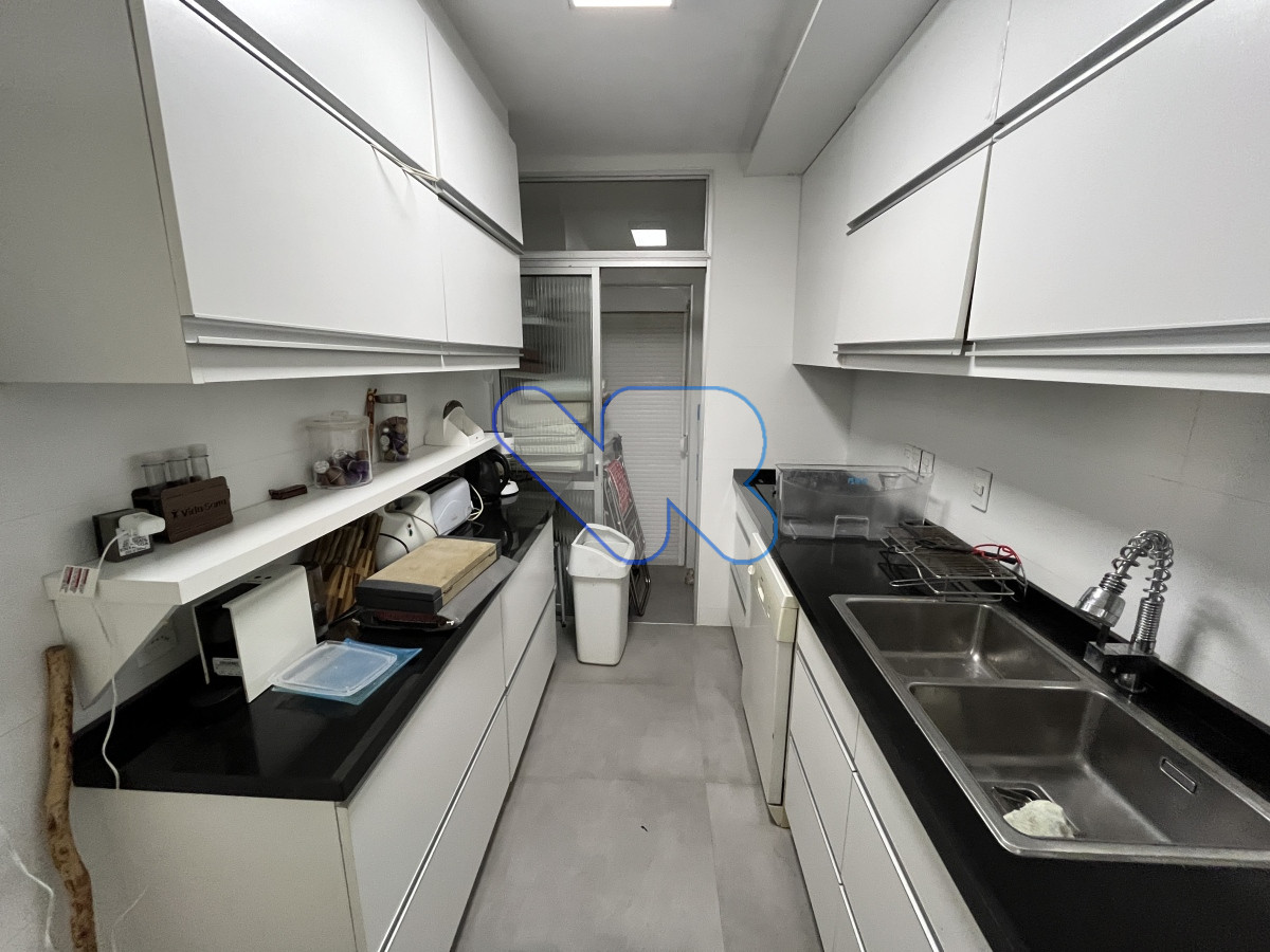Apartamento ID.163 - Vendo hermoso apartamento 4 dormitorios reciclado para vivir todo el año Punta del Este
