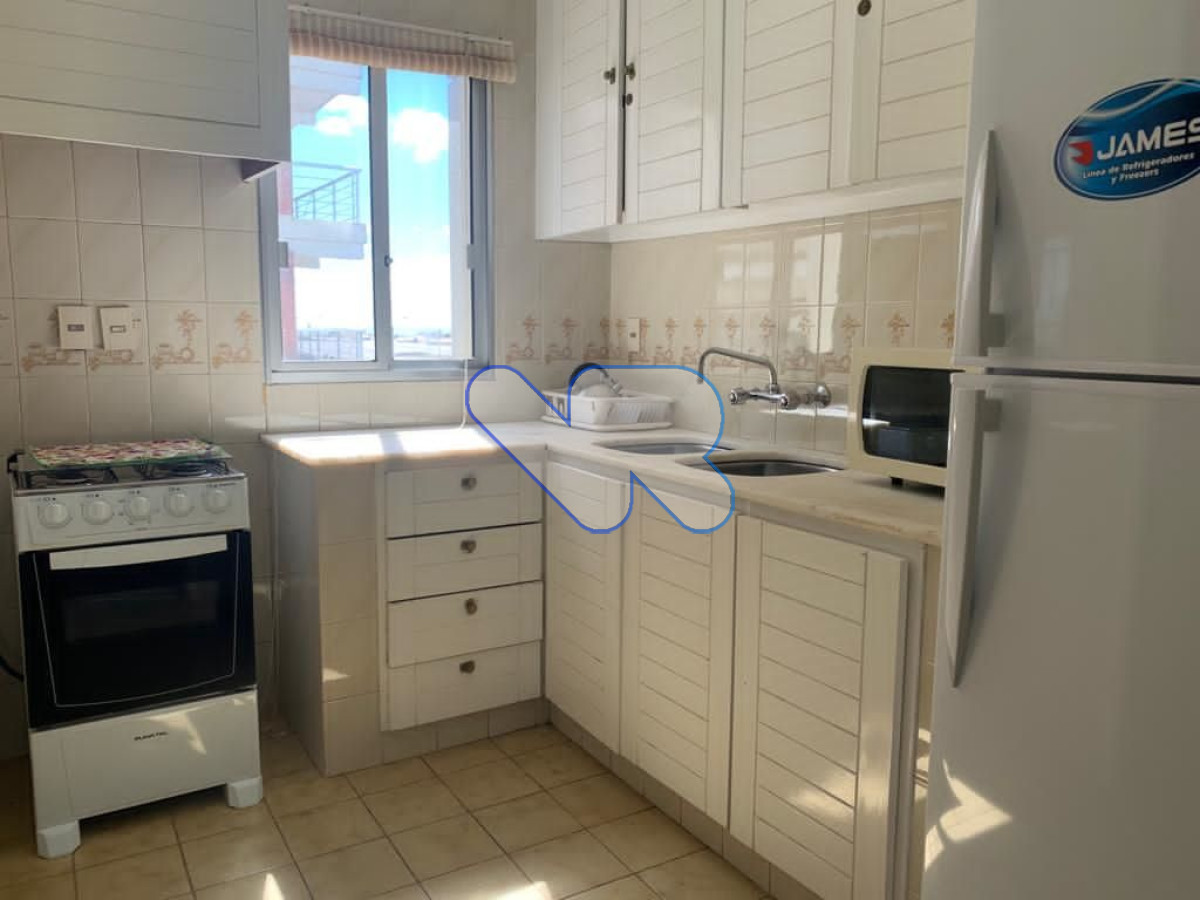 Apartamento ID.78 - VENDO y ALQUILO TEMPORAL  BRAVA 3 dorm, 2 baños con vista 