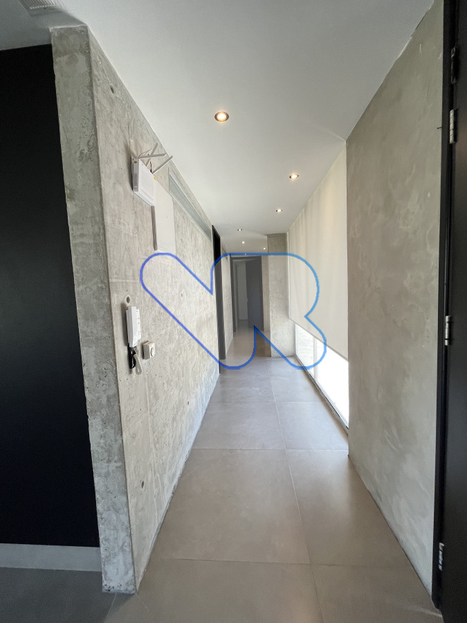 Apartamento ID.10 - VENDO Apartamento De Diseño,  amplio y moderno 3 Dormitorios En Suite, Amplio Con Parrillero, 2 Garage  Playa mansa , Punta del este