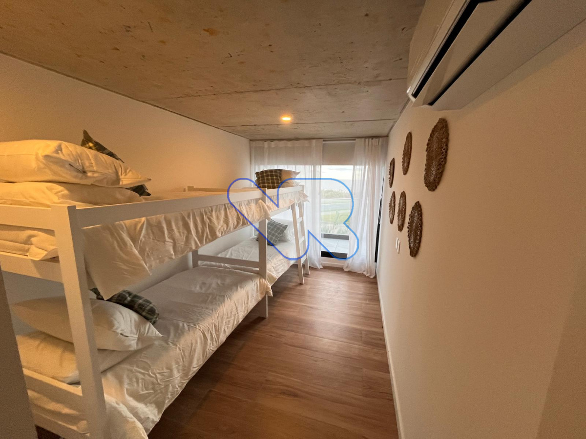 Apartamento ID.155 - Alquilo temporal Hermoso apto en Alquiler Punta del Este frente al mar,  2 dormitorios, 2 baños, excelente ubicación. Punta del Este