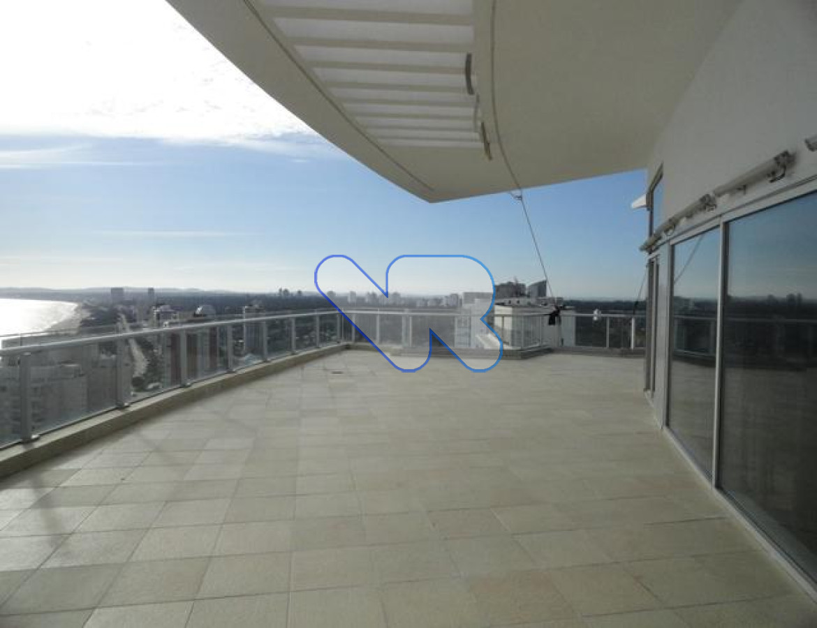 Apartamento ID.177 - Venta Apartamento Mansa Punta del Este  Piso alto 2 Dormitorios y Amenities premium