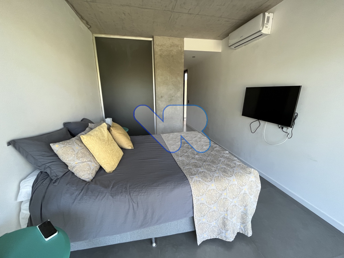 Apartamento ID.10 - VENDO Apartamento De Diseño,  amplio y moderno 3 Dormitorios En Suite, Amplio Con Parrillero, 2 Garage  Playa mansa , Punta del este