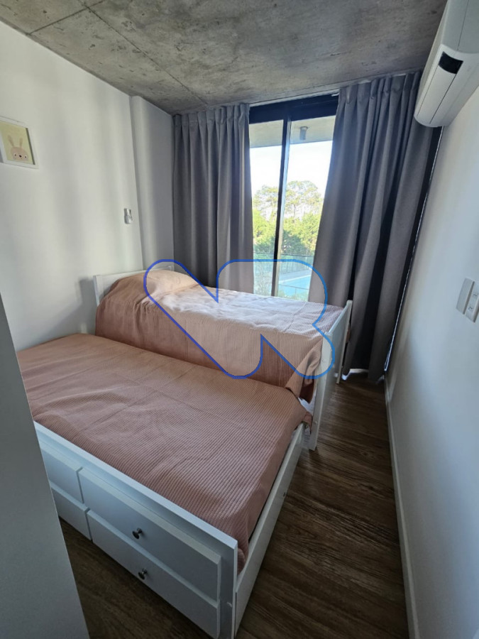 Apartamento ID.210 - Alquiler Anual 2 dormitorios 2 baños - con Garage y Amenties ,  Punta del Este,  Edificio Nuevo Frente al Mar