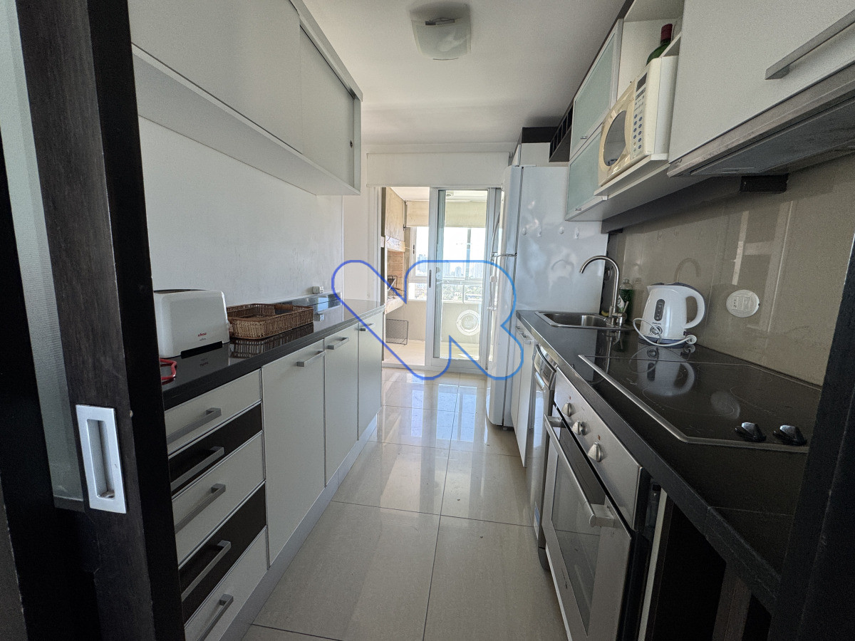 Apartamento ID.193 - Alquiler de Temporada - Apartamento con Vista al Mar y Amenities en Punta del Este, playa mansa
