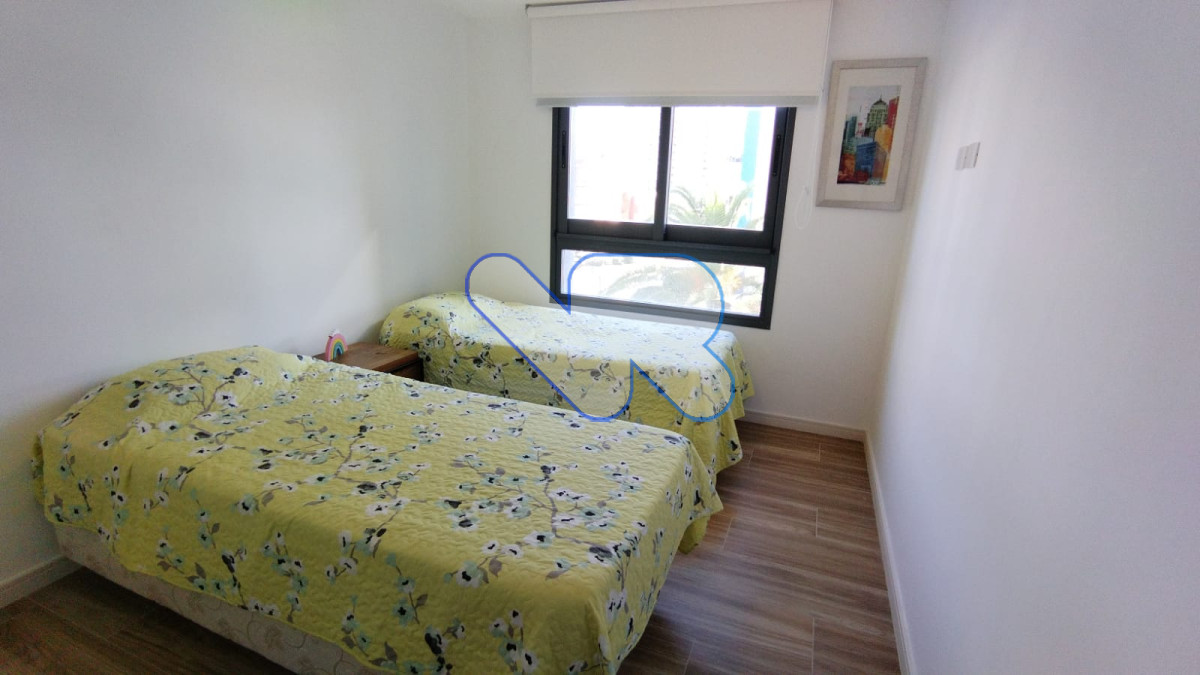 Apartamento ID.152 - Alquiler anual apartamento 2 dormitorios 2 baños Brava Punta del este con terraza y amenities