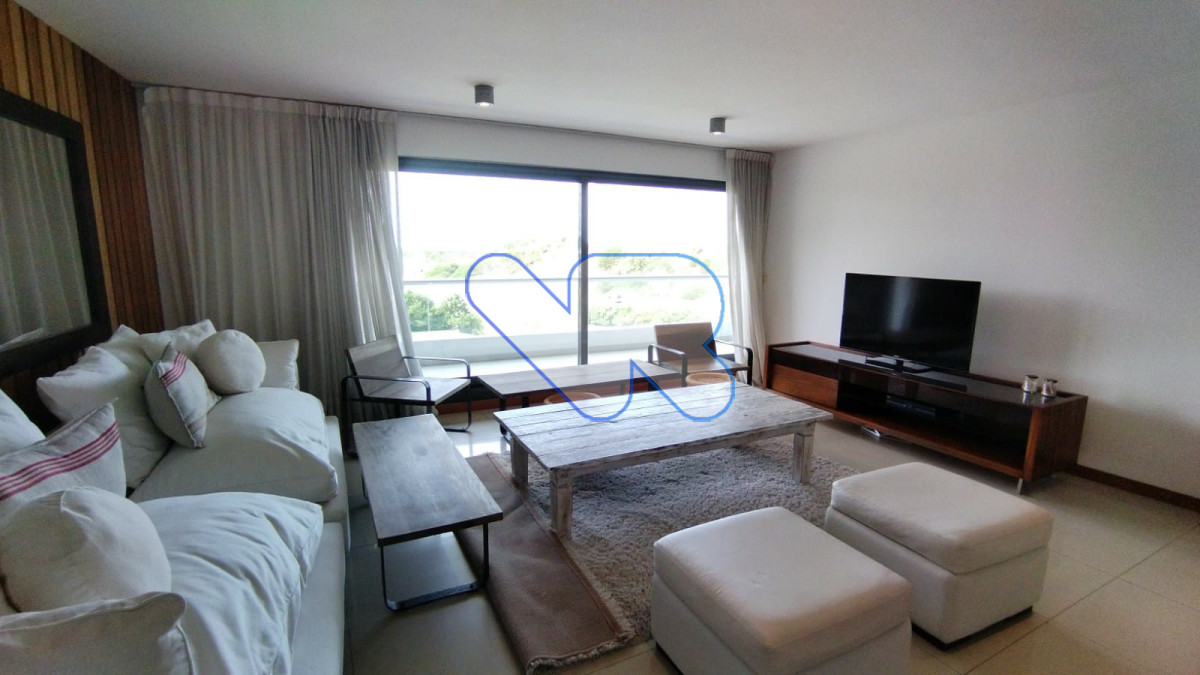 Apartamento ID.107 - Vendo Apartamento Punta del Este 3 dormitorios en suite, piscina climatizada con terraza parrillero
