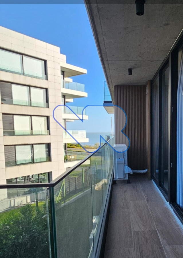 Apartamento ID.210 - Alquiler Anual 2 dormitorios 2 baños - con Garage y Amenties ,  Punta del Este,  Edificio Nuevo Frente al Mar