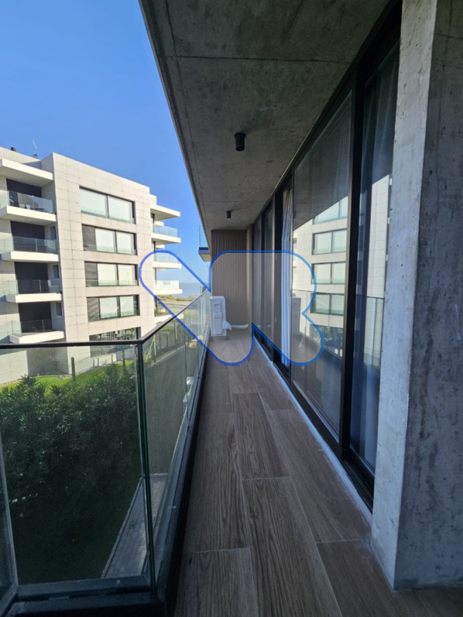 Apartamento ID.210 - Alquiler Anual 2 dormitorios 2 baños - con Garage y Amenties ,  Punta del Este,  Edificio Nuevo Frente al Mar