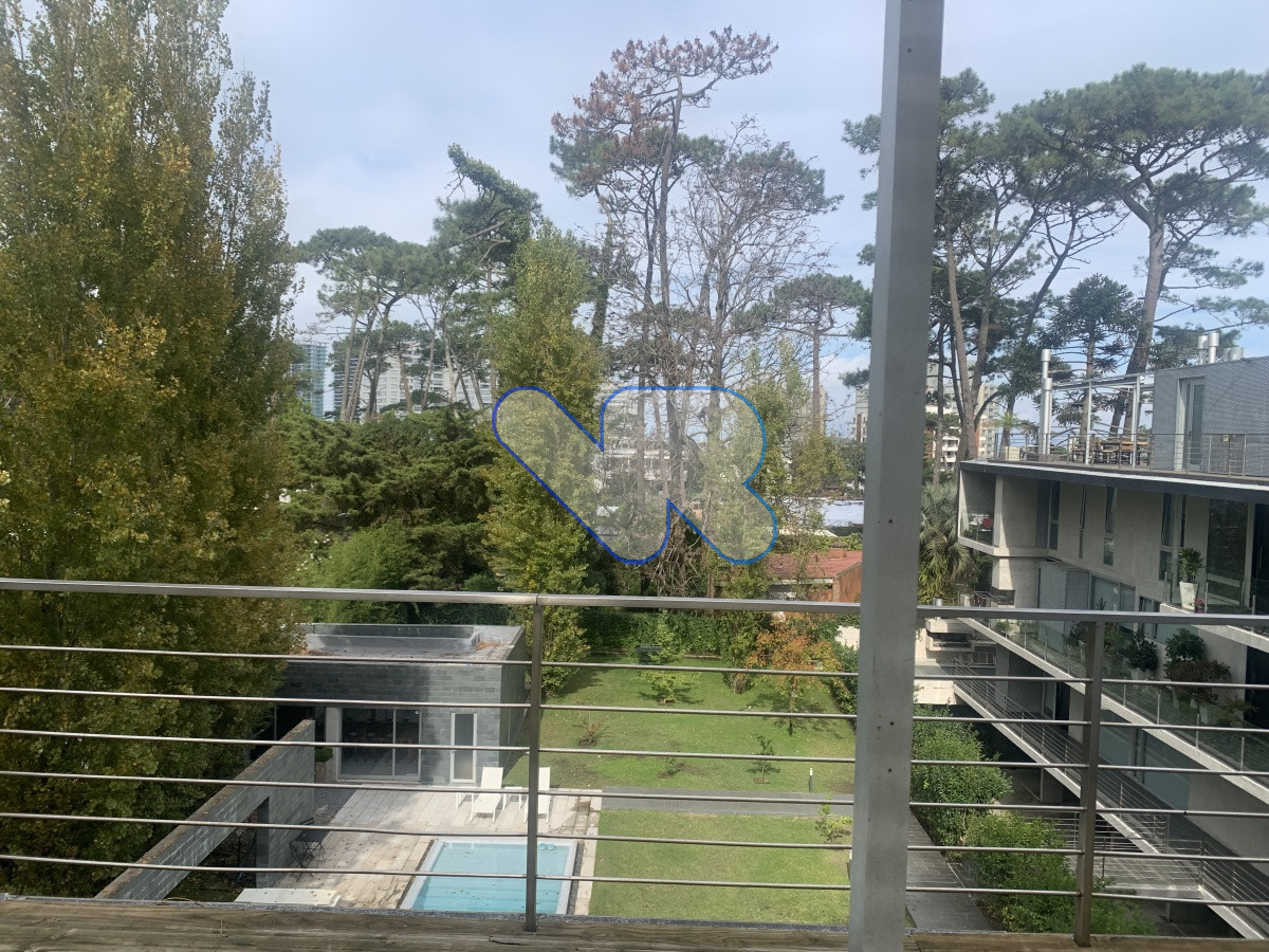 Apartamento ID.116 - Venta apartamento moderno 2 dormitorios (1 en suite), 2 baños con parrillero propio, piscina y garage