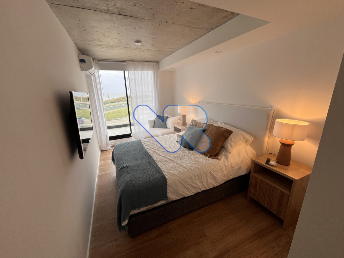 Apartamento ID.155 - Alquilo temporal Hermoso apto en Alquiler Punta del Este frente al mar,  2 dormitorios, 2 baños, excelente ubicación. Punta del Este