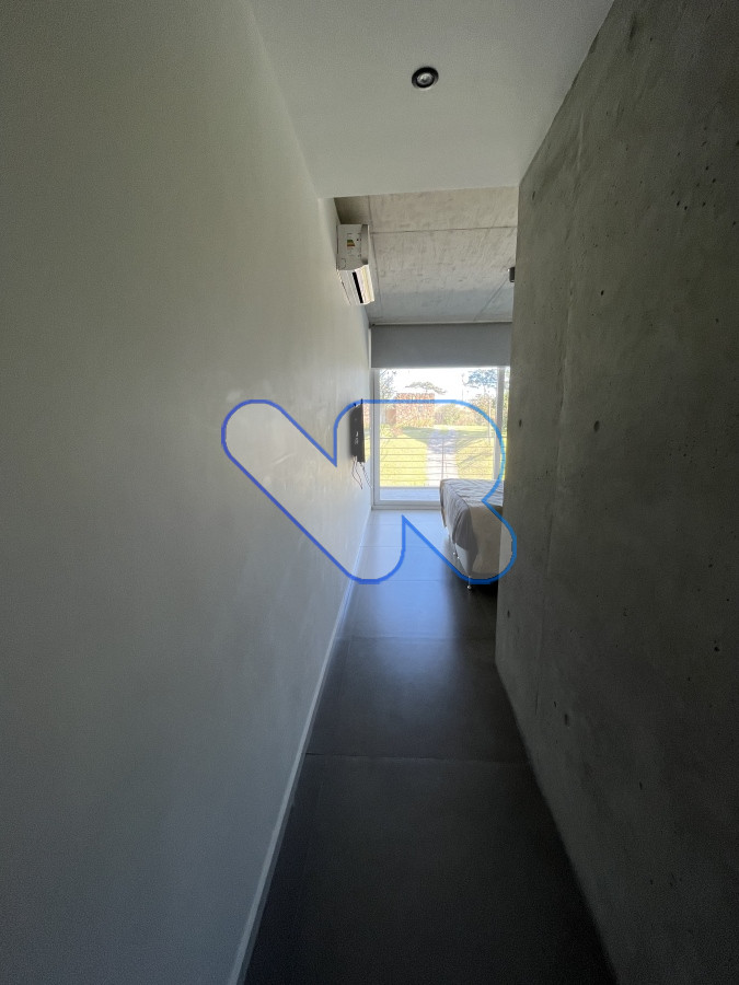 Apartamento ID.10 - VENDO Apartamento De Diseño,  amplio y moderno 3 Dormitorios En Suite, Amplio Con Parrillero, 2 Garage  Playa mansa , Punta del este