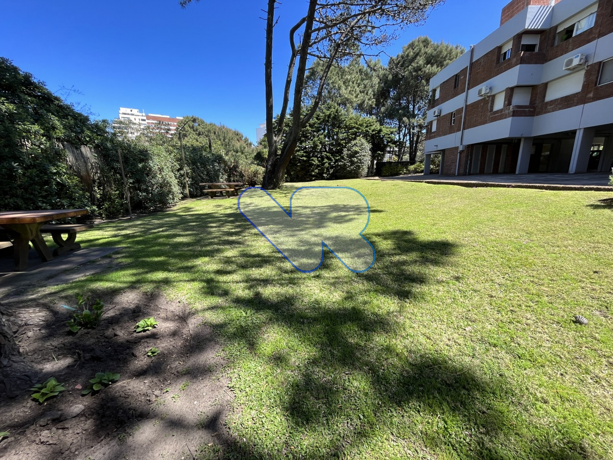 Apartamento ID.127 - Vendo apartamento 2 dormitorios, 2 baños con cochera gastos comunes bajos Aidy Grill