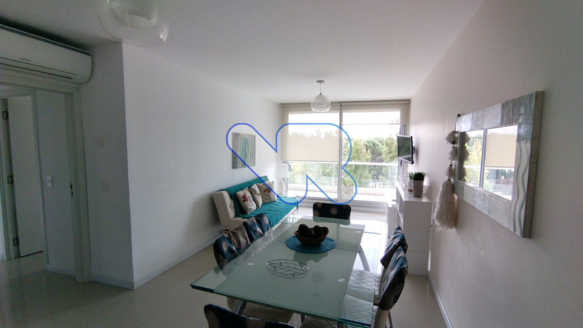 Apartamento ID.100 - Vendo apartamento  playa Brava 2 dormitorios, 2 baños, ed. con buenos Amenities Punta del este